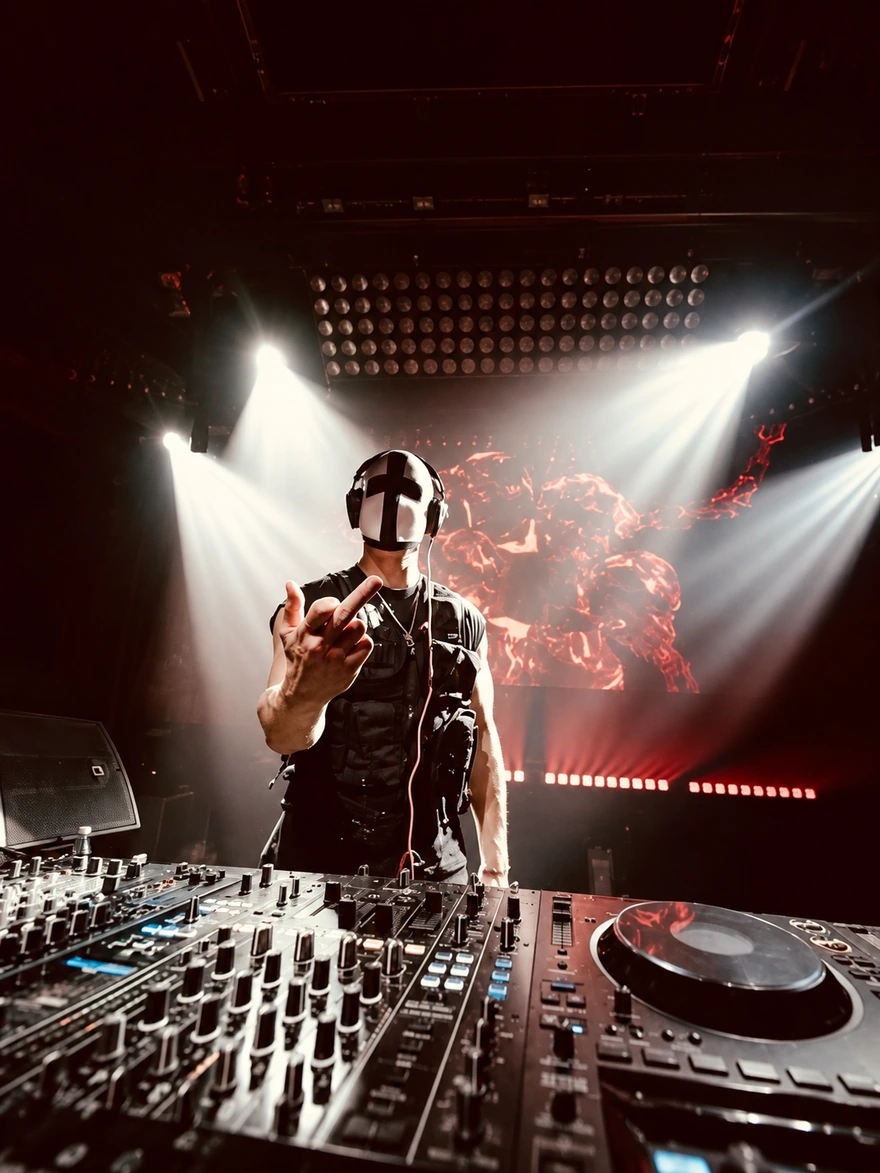 Hard techno/ psy techno